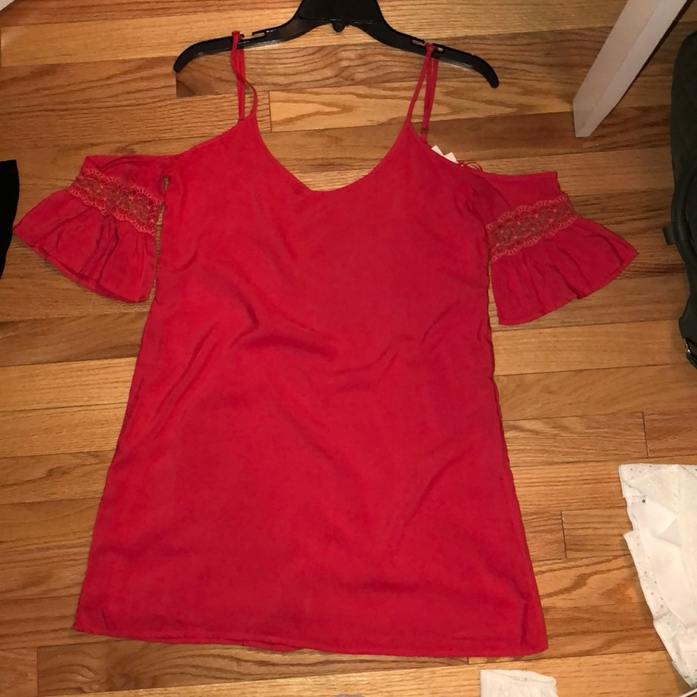 Shoulder cut out dress